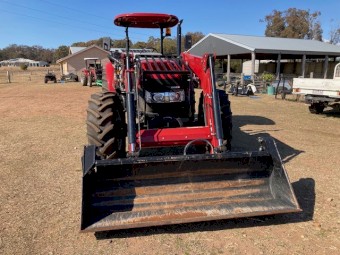 ONE OWNER 2023 Case IH ROPS JX100 with 80hrs Challenge Loader