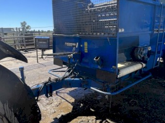 Titan 1200 feed out wagon