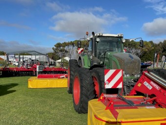 Butterfly Mower Conditioner Combo – Total Mowing Width 8.20m