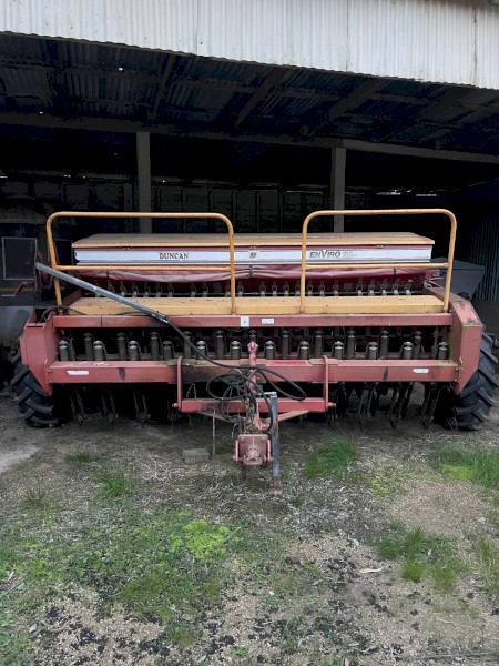 Duncan Enviro 23 row multi-seeder