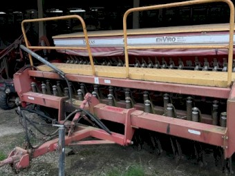 Duncan Enviro 23 row multi-seeder