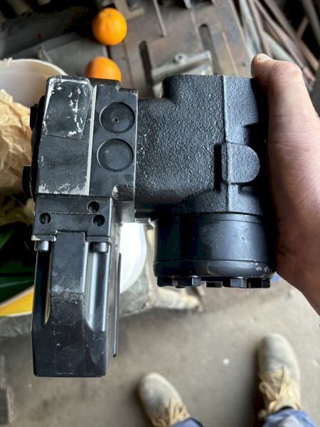 WANTED Wrecked Autotrac valve RE332999 or RE290639