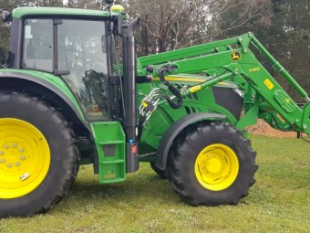 2015 John Deere 6140M FWA Tractor / Loader