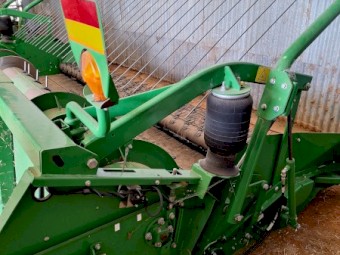 2020 John Deere 615P Belt Pickup