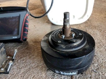 Trimble FM 750 with mechanical steering