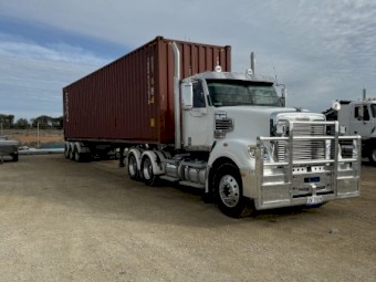 2017 Freightliner Coronado Prime Mover