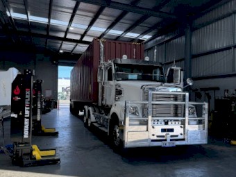 2017 Freightliner Coronado Prime Mover