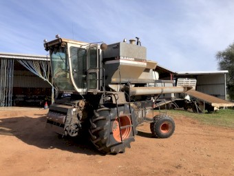 1980 Gleaner L2 Header with 24ft Bat Reel