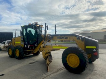 KOMATSU GD655-5 GRADER