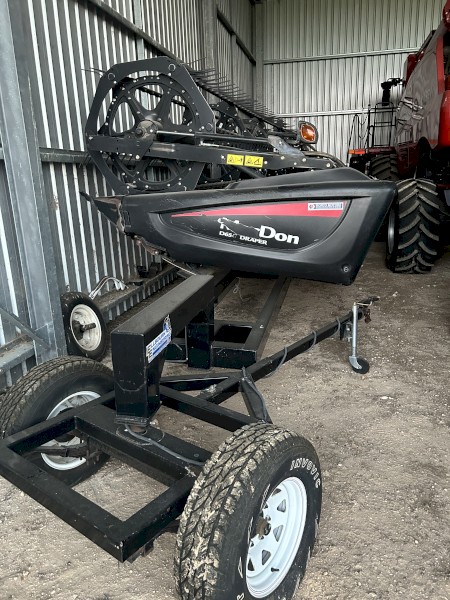 2016 Macdon Draper front