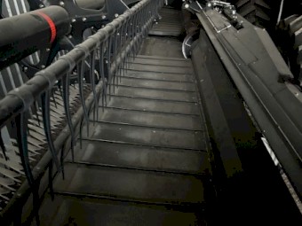 2016 Macdon Draper front