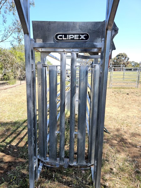 Clipex all-rounder portable cattle yards 