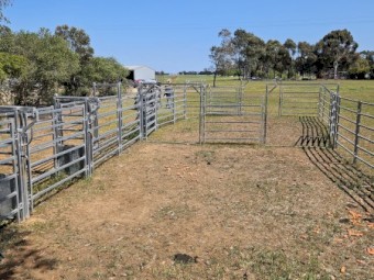 Clipex all-rounder portable cattle yards 