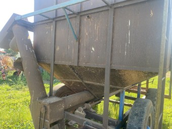 Grain Feeder Filling Trailer 