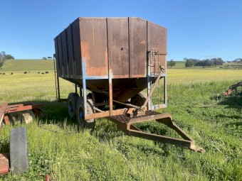Grain Feeder Filling Trailer 