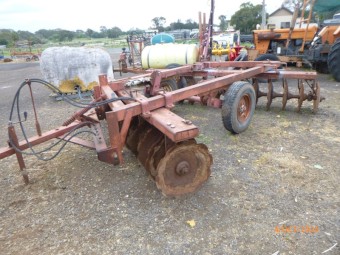 International 3-5 28 plate discs