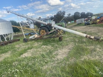 45 foot x 9 inch Hydraulic Self Propelled Grain Auger