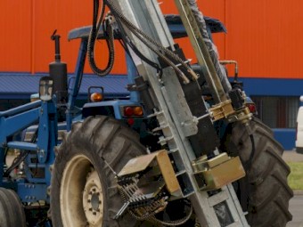 ELGRA HYDRAULIC PERCUSSION POST DRIVER HI LIFT 3.6MTRS UNDER THE TAMPER PAD