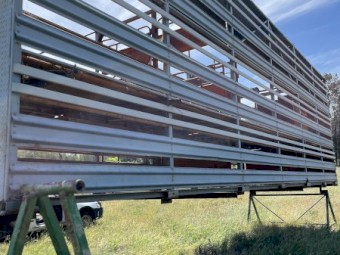 28 FT  3 deck stock crate