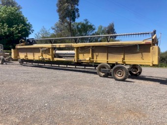 New Holland TR99 Header, Front & Canola Pickup