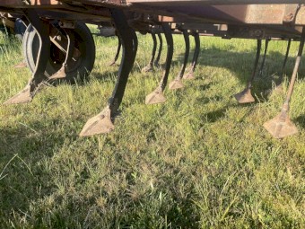 International 2-10 23 Tyne Scarifier 