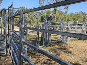 Portable cattle yards 