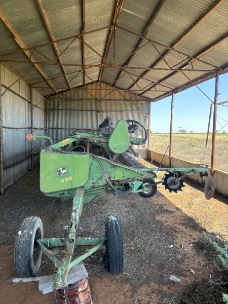 John Deere 930 header front with Smale Pea Plucker