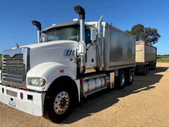 2013 Mack CMHR Truck and Byrne Quad Dog