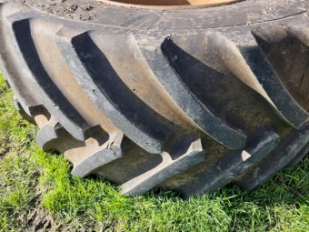 Tractor Wheels and Tyres 900 60R 42, 34" Rim