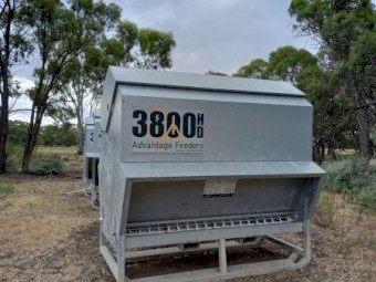 Advantage Feeders 3800HD