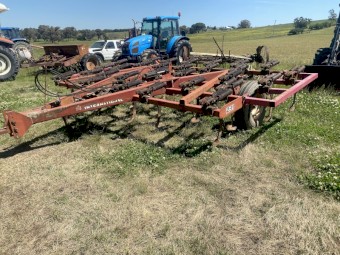 1989  international 211 29 Tyne Scarifier 