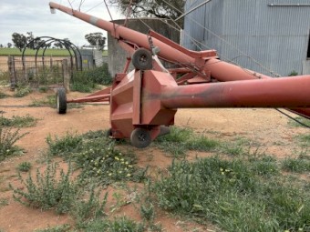 Hutchison 60x10 swing away auger