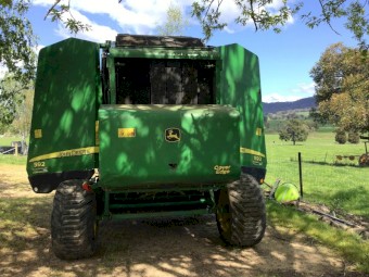 2008 John Deere 592 Round Baler