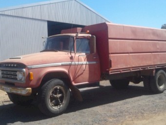 1974 Dodge D5N 600 Tray Truck