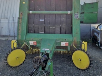 John Deere 530 Baler