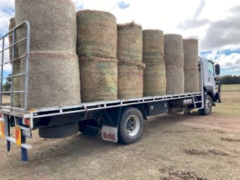 Quality seasoned Lucerne 4^4 Good heavy bales