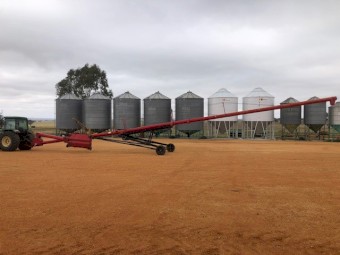 Swing Away Auger Wheatheart 1071