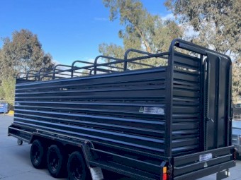 Trailers Star 20x6 Tri-axle Cattle trailer 4.5t Rated (Axle and Tyres rated at 6t) Double Centre Divider With Removable Cattle Cage