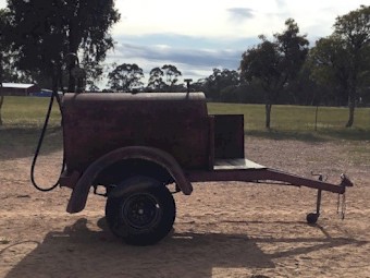 Mobile fuel tanker