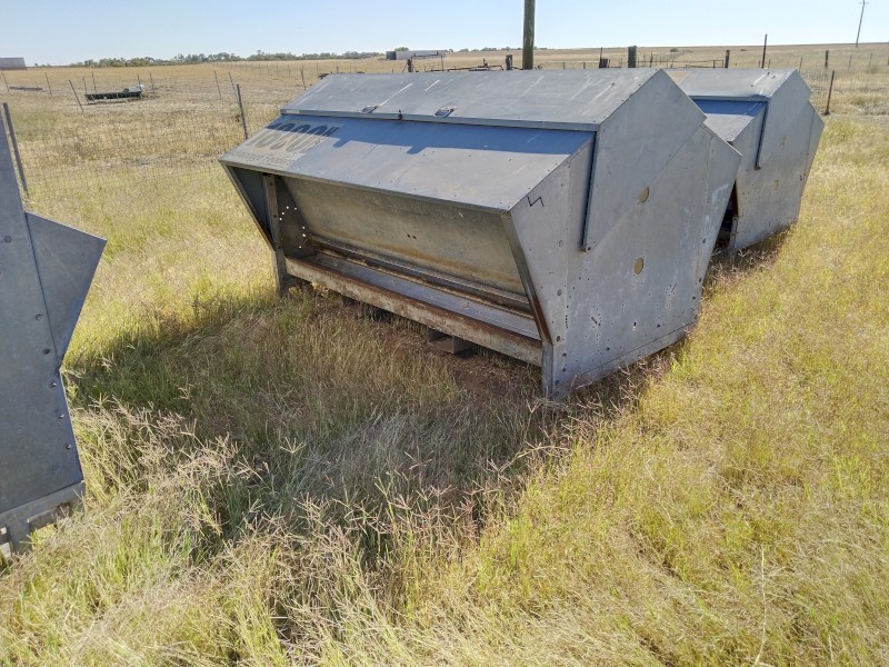 Advantage lick feeder