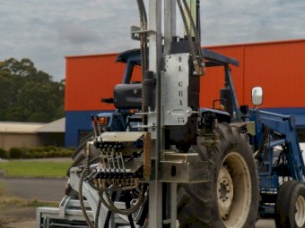 ELGRA HYDRAULIC PERCUSSION POST DRIVER S89 75 CELL WITH SWING SHIFT SET UP POST DRIVER