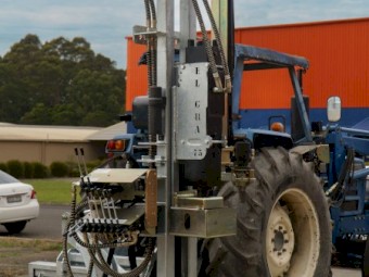 ELGRA HYDRAULIC PERCUSSION POST DRIVER S89 75 CELL WITH SWING SHIFT SET UP POST DRIVER