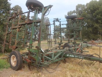 John Shearer 170 Winged Scarifier 