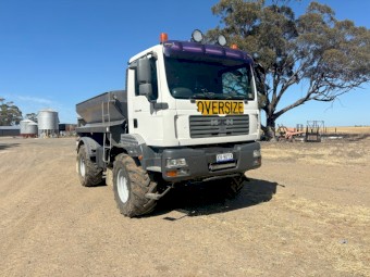 2008 MAN TGM 18.280 4x4 Spreader