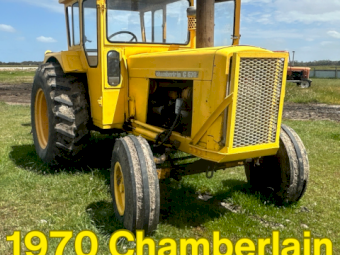 1970 Chamberlain C670 Tractor