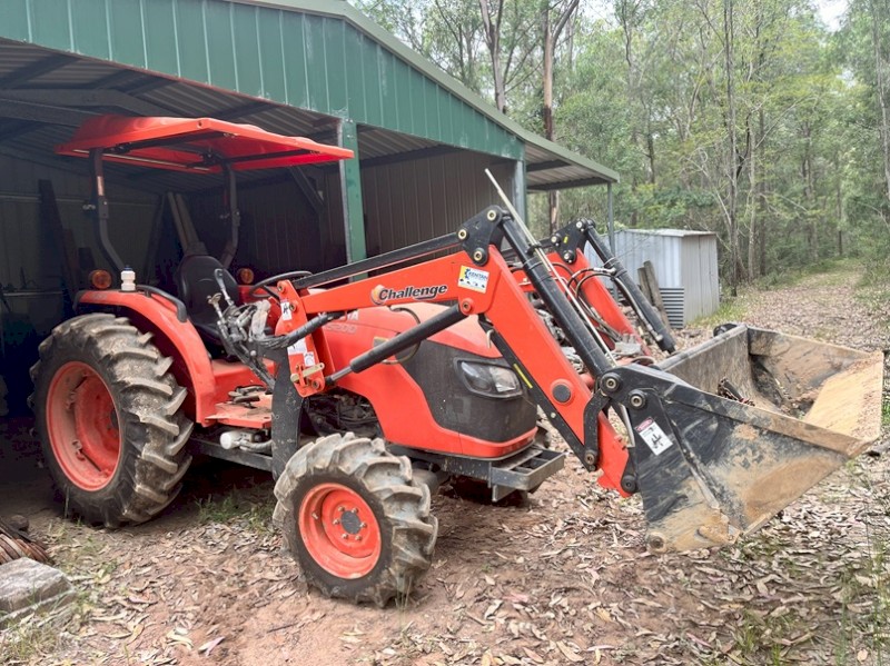 2022 Kubota MX5200 HST Tractor with Loader