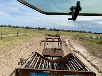 Pearce Offsider Hay Feeder