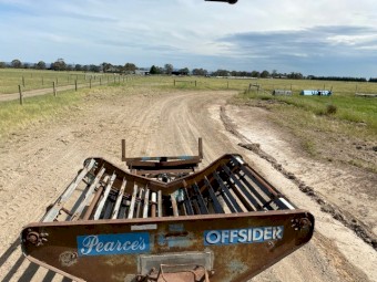 Pearce Offsider Hay Feeder
