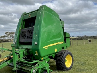 John Deere 864 Premium Round Baler