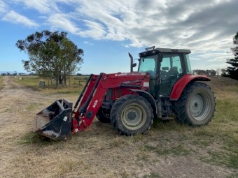 2015 Massey Ferguson 5460 Tractor with Loader